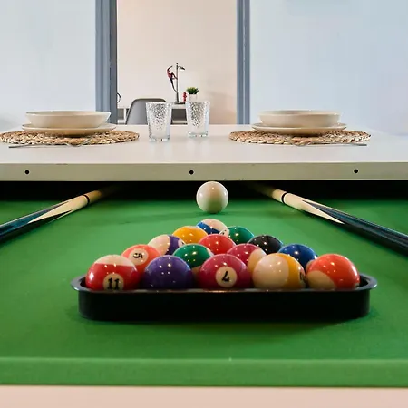 Gameclub - Arcade & Billard, Entre Lille & Lens Apartment